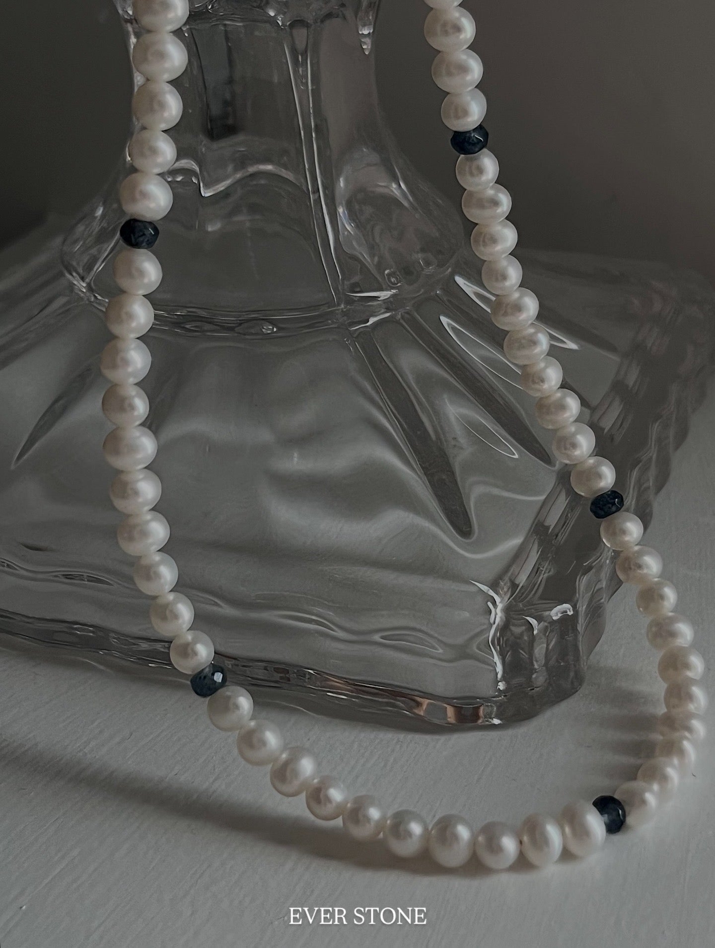Quiet navy pearl