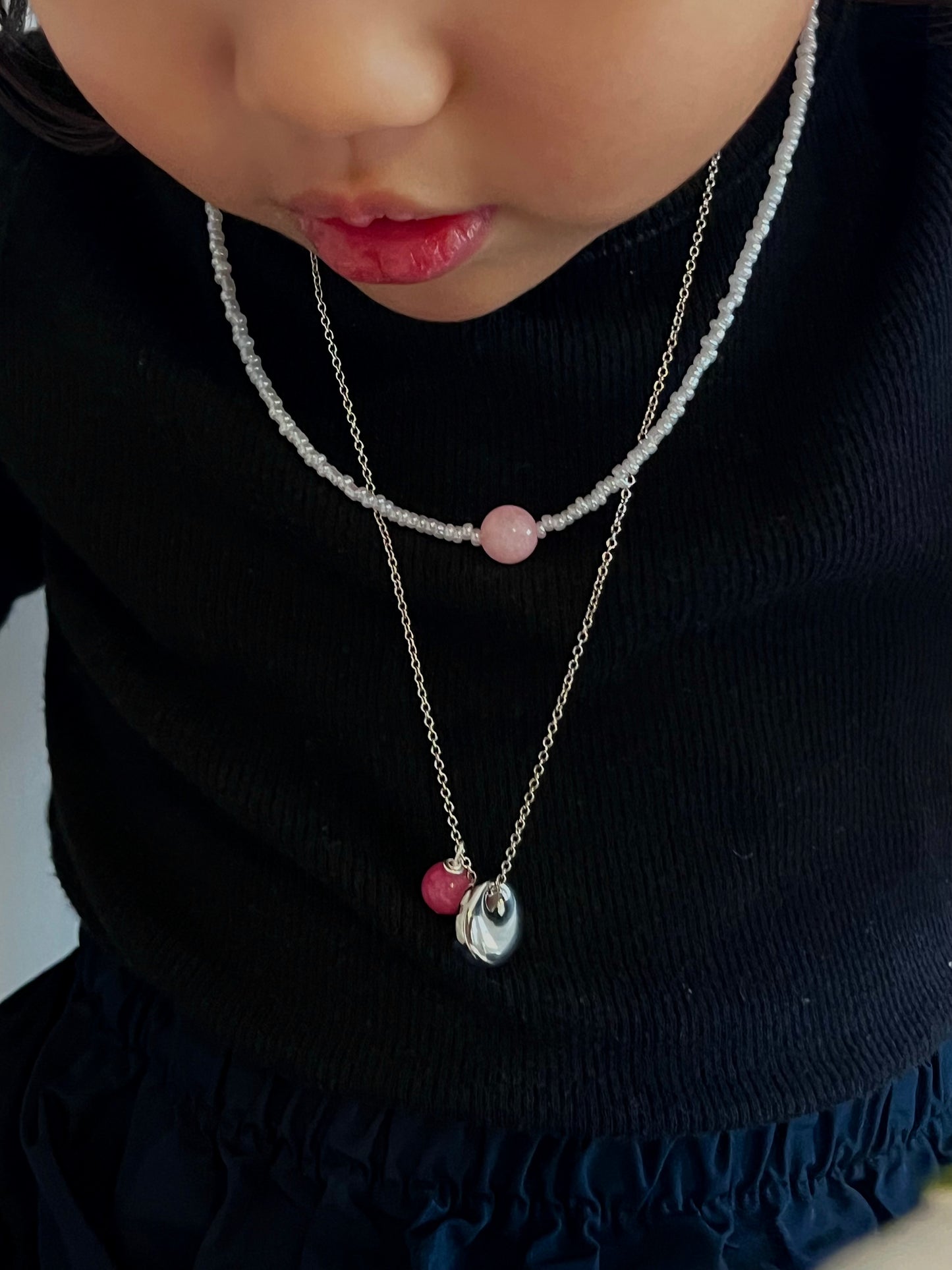 Colored pebble set