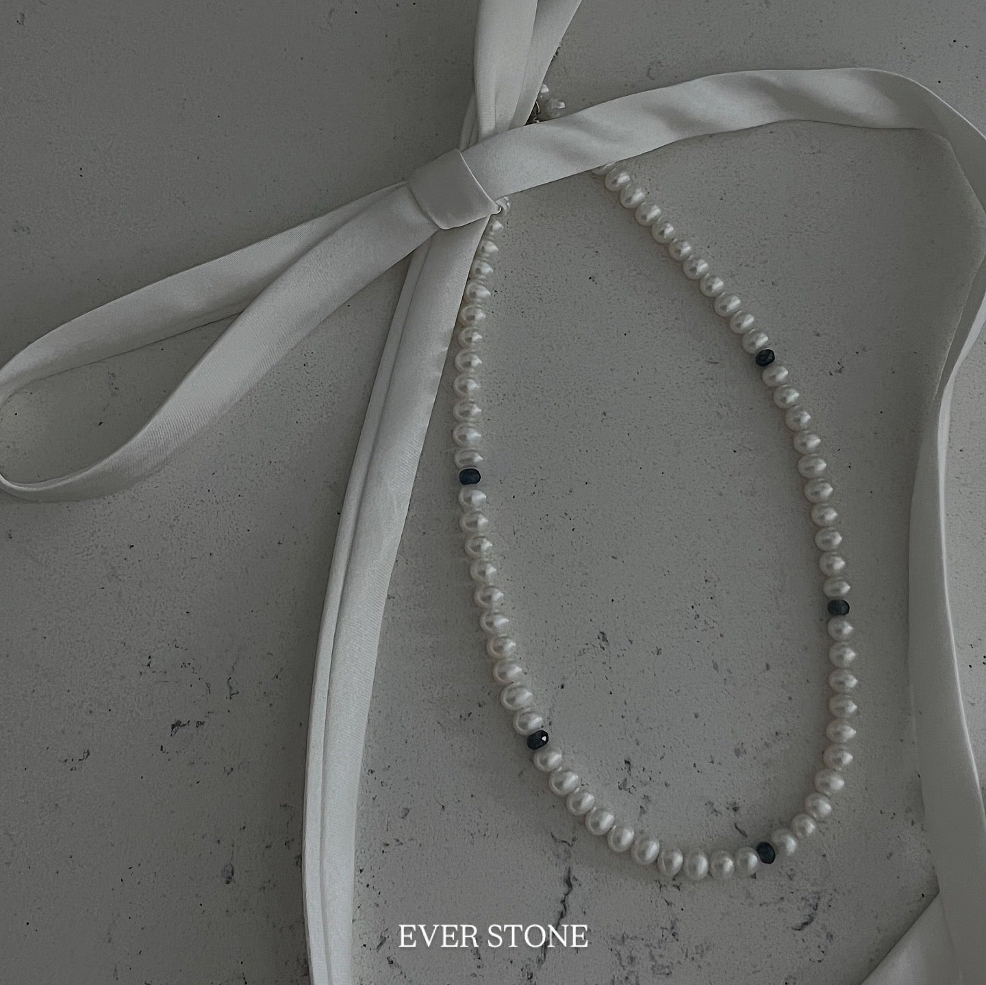 Quiet navy pearl