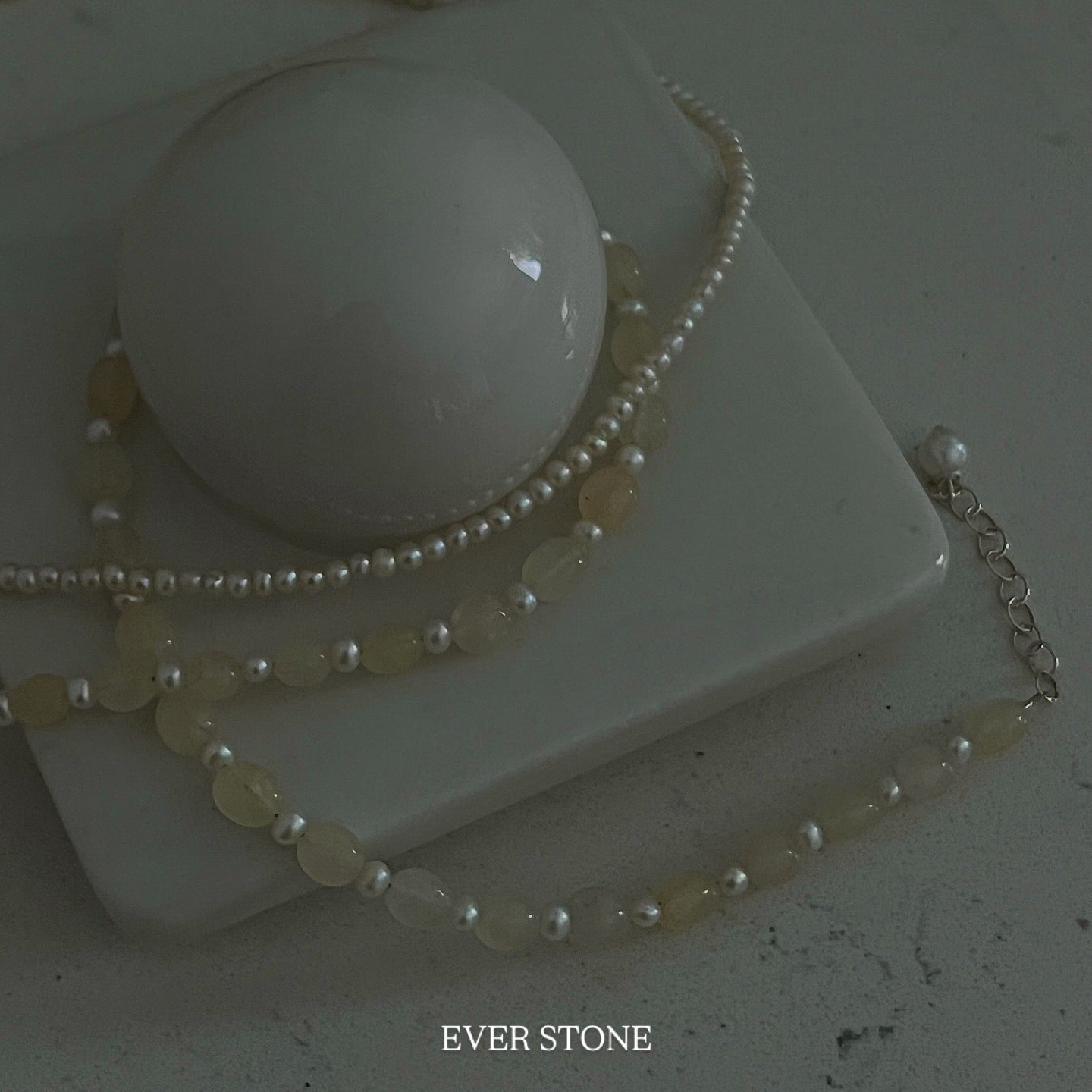 Soft yellow pearl