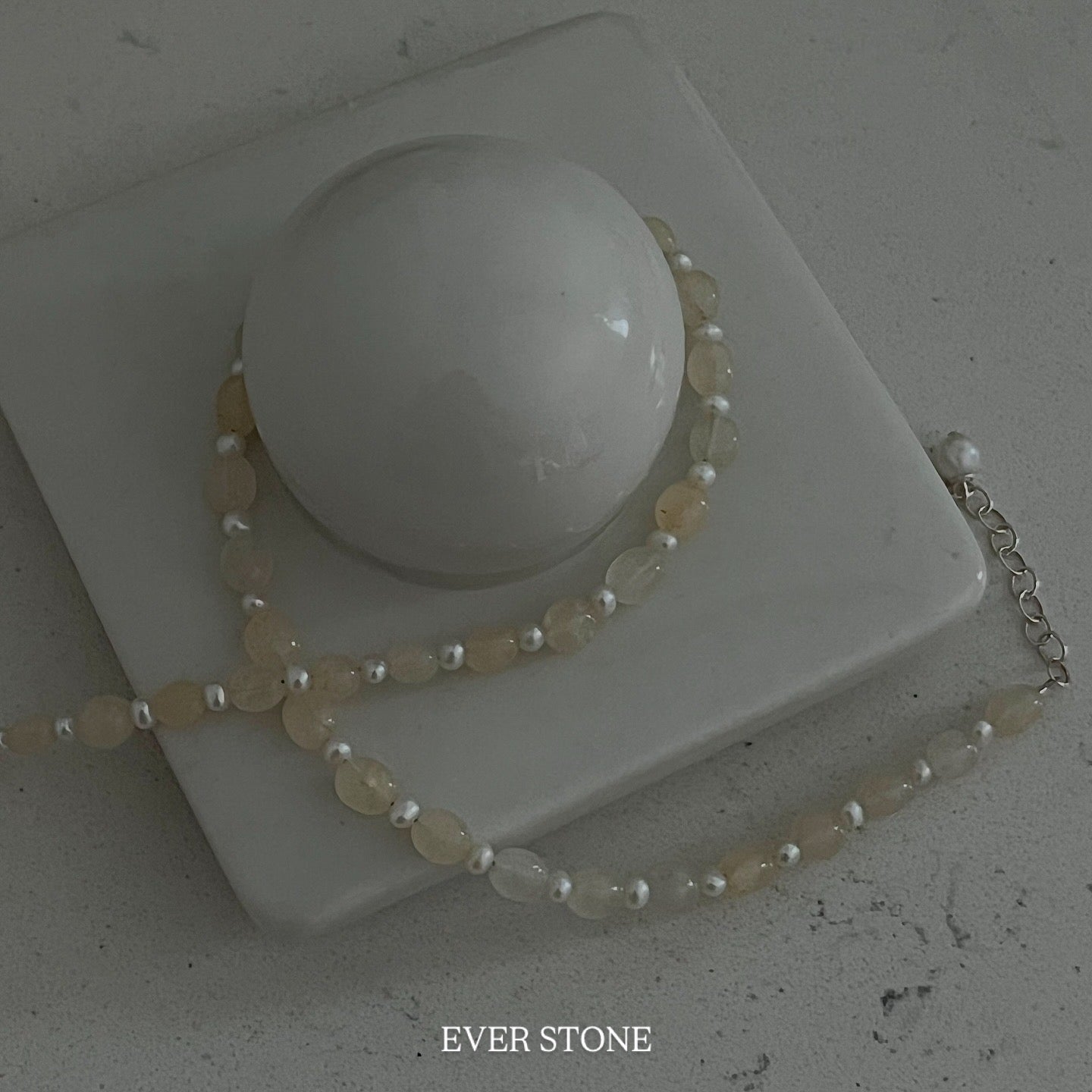 Soft yellow pearl
