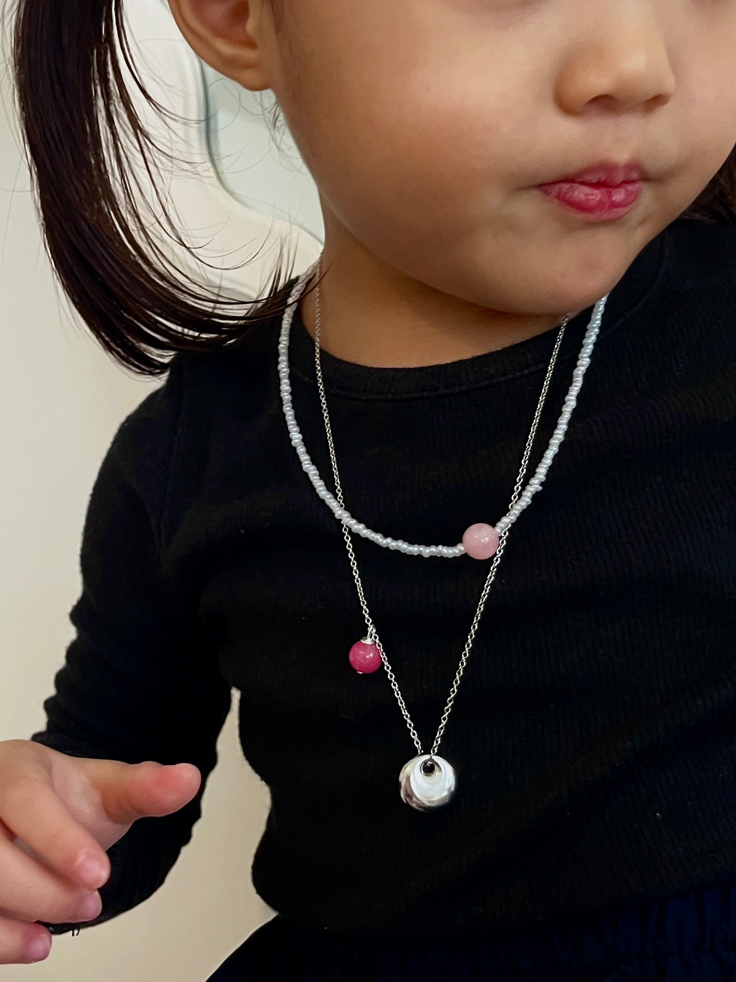 Colored pebble set