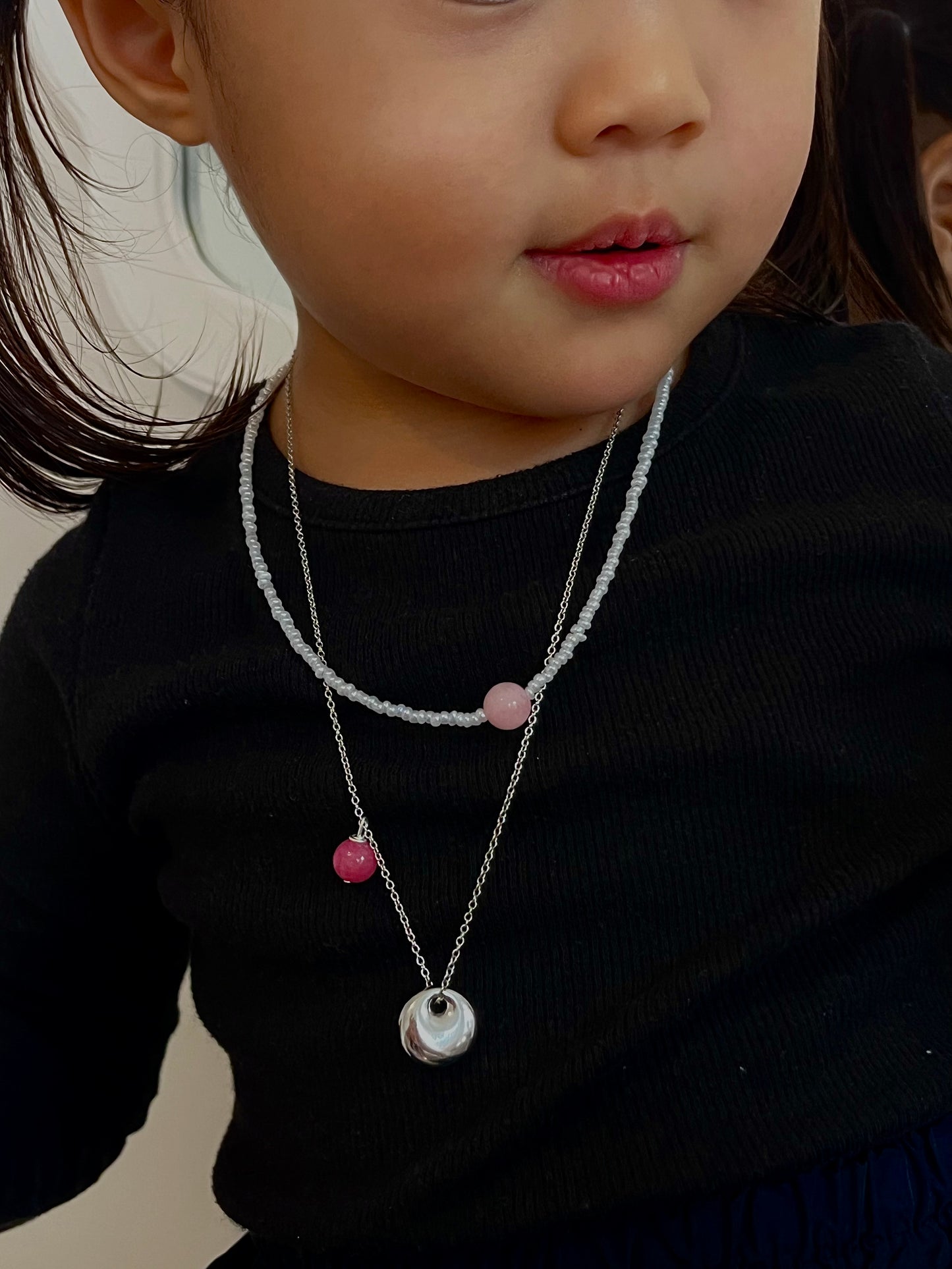 Colored pebble set