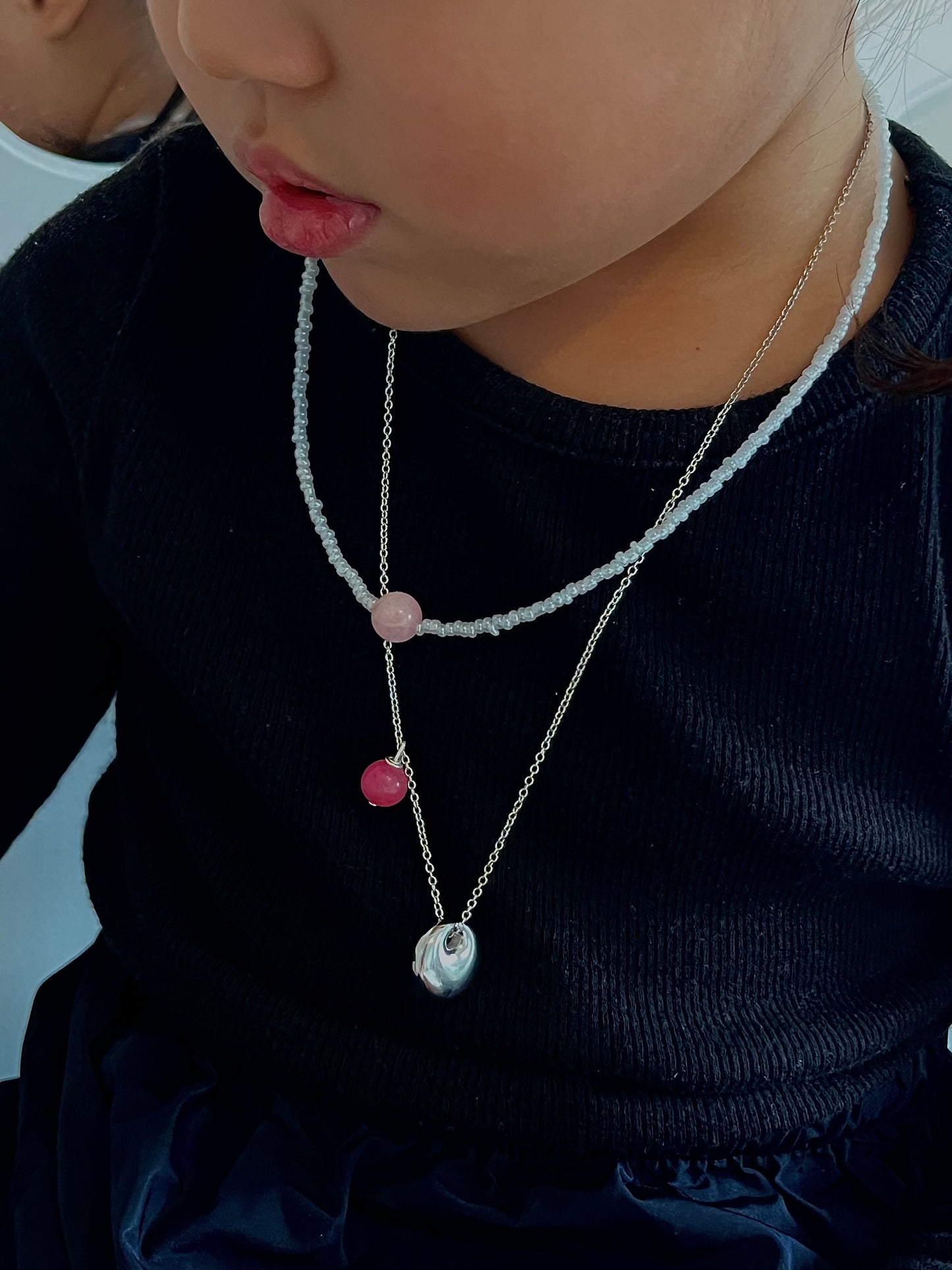 Colored pebble set