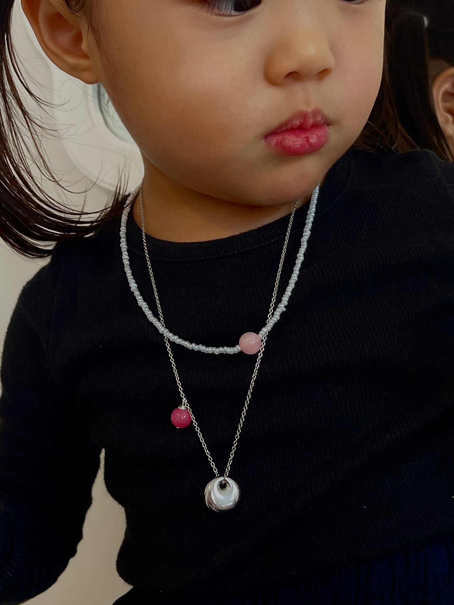 Colored pebble set