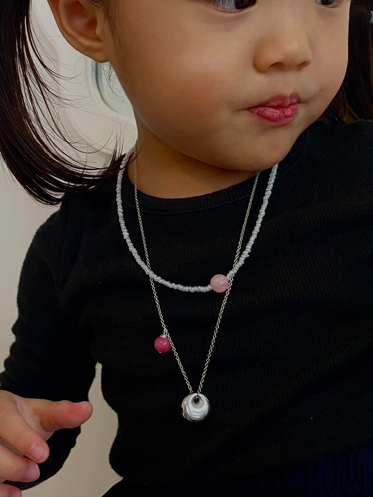 Colored pebble set